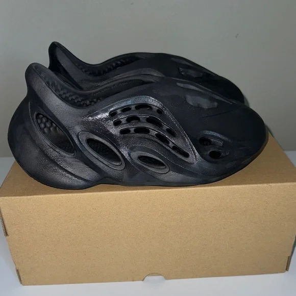 Yeezy Black Slip-On Mules - Picture 2 of 5